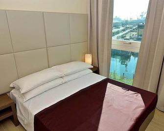 Hotel San Giuliano - Venice - Bedroom