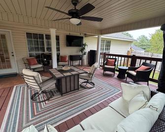 Spacious & Open Home - Tuscaloosa - Balcón