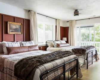 Lakehouse, Hot Tub & Pontoon, King Bed - Big Rapids - Schlafzimmer