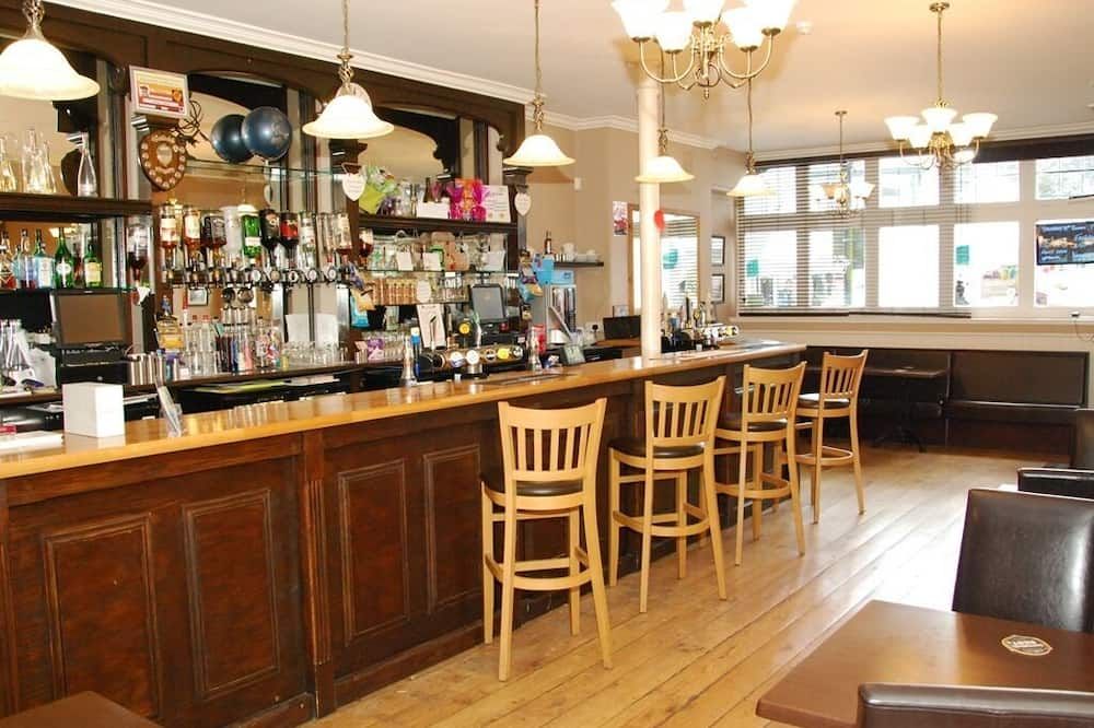 Kings Arms Hotel - Holsworthy - Bar