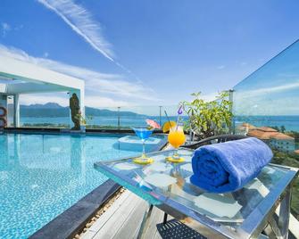 Sea Phoenix Hotel Da Nang - Da Nang - Pool