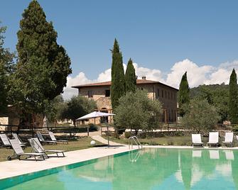 Borgo Mulignone - Casole d'Elsa - Piscina