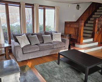 Elizabeth. A Guest House Near Lake George. - Chestertown - Huiskamer