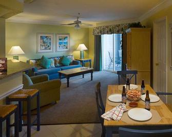 Hibiscus Oceanfront Resort - Saint Augustine Beach - Wohnzimmer