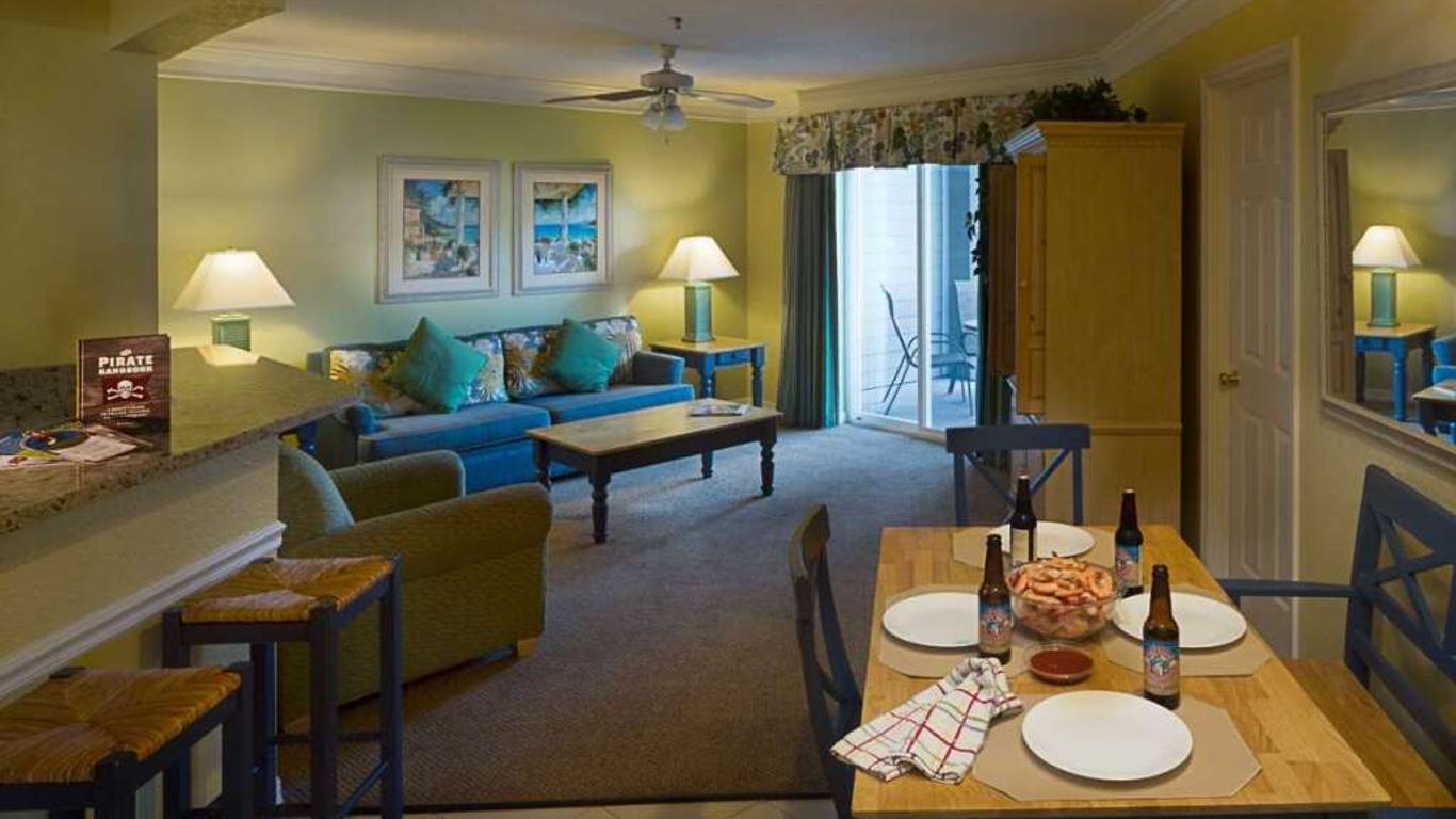 Hibiscus Oceanfront Resort