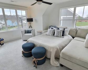 Luxurious Lake Getaway - Winchester - Habitación