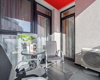 Ari - Ared Luxurious Apartments With Balcony & Free Parking - Arad - Balcony