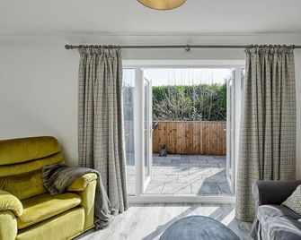 Modern Manchester House with Airport Links - Pass the Keys - Cheadle - Obývací pokoj