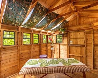 Jasmine Suite on Lush farm in Haiku, Maui jungle - Haiku-Pauwela - Restaurant