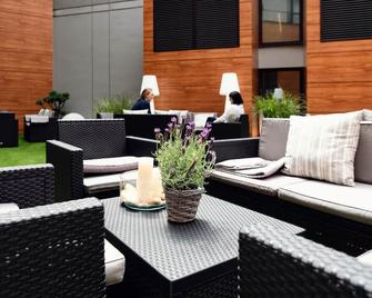 Warsaw Plaza Hotel - Varsovia - Patio