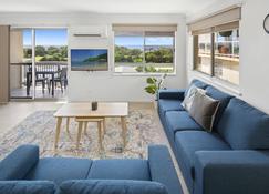 The Observatory Holiday Apartments - Coffs Harbour - Wohnzimmer