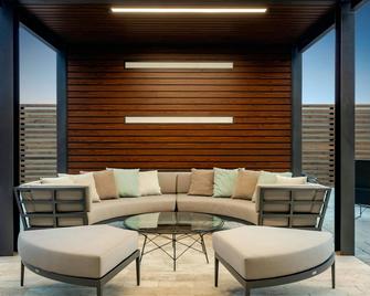 Courtyard by Marriott Savannah Airport - Pooler - Oturma odası
