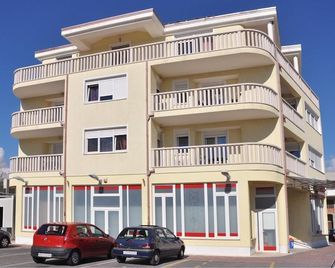 Apartments Vip - Stobreč - Bygning