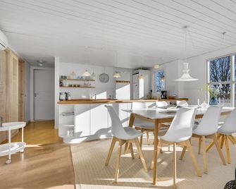 4 Bedroom Cozy Home In Odder - Odder - Spisestue