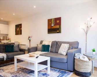 Luxury 2 Bed Apartment - Manchester - Wohnzimmer