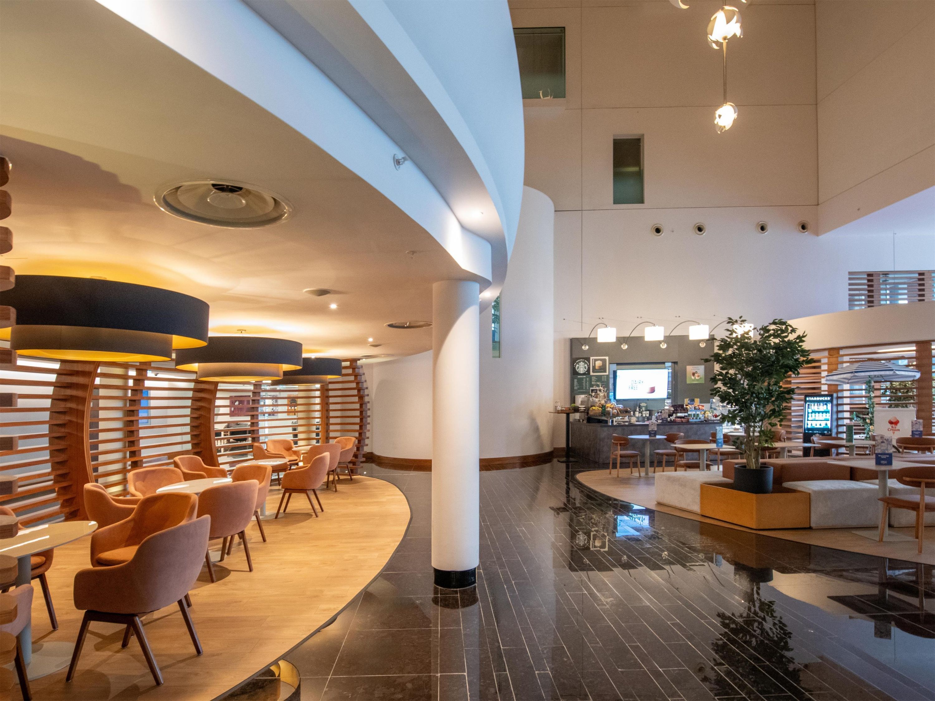 Hilton London Heathrow Airport Terminal 5 - Slough - Lobby