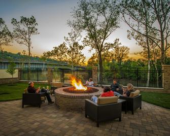 Courtyard by Marriott Charleston Downtown/Civic Center - Charleston - Innenhof