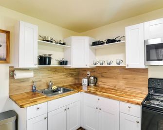 Studio 2 Mi to Feather River: Bring Your Pet! - Oroville - Küche