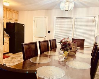 Castle Spacious Luxuries V- Convenience 5bdr/2.5 Bt/S-Atlanta Ga - Morrow - Dining room