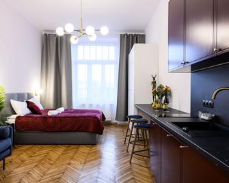 Unique Style Apartments Old Town - 25 min from the airport - by Homelike Krakow - Krakow - Soverom