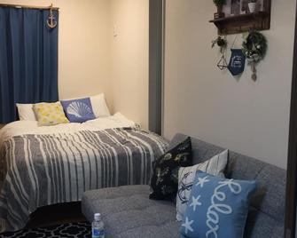 Room102 10 mins walk to International st - Naha - Quarto