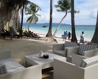 Microtel by Wyndham Boracay - בורקאי - חוף