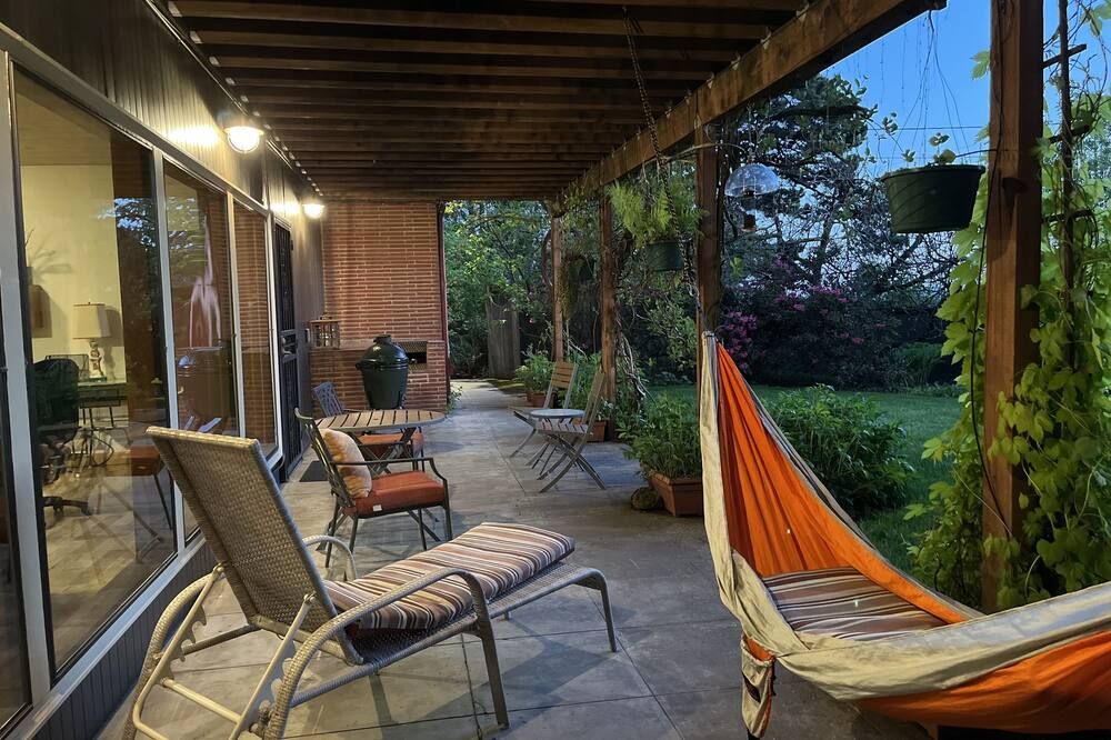 Spacious, Beautiful & Private Hillside Oasis, Sw Hills Pdx With Free Coffee! - بورتلاند (اوريغون) - شرفة مرصوفة