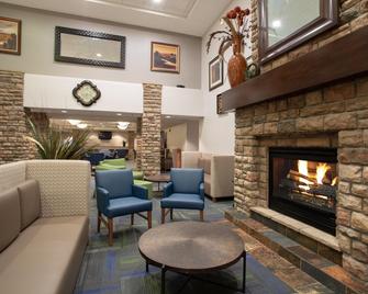Holiday Inn Express & Suites Denver Sw-Littleton - Littleton - Lounge