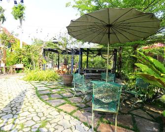 Leafy Greens Clay House - Chiang Mai - Patio