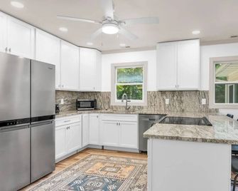 Skipjack House | An Esvr Property - McDaniel - Cocina