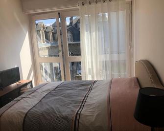 Duplex centre ville 200m de la plage - Dinard - Bedroom