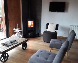 Very pretty semi-detached chalet, all comforts, close to the Chantemerle slopes - Saint-Chaffrey - Salon