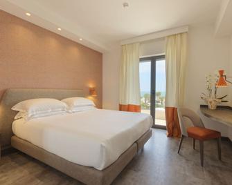 Ghibli Hotel - Civitanova Marche - Bedroom