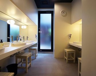 Piece Hostel Kyoto - Kyoto - Bany