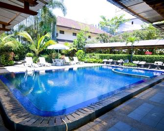 慕蒂亞拉酒店 - 萬隆 - 萬隆 - 游泳池