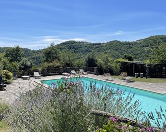 Borgo Il Cantuccio - Casa Grande con piscina condivisa - Parnacciano - Piscina