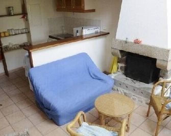 Small stone house, enjoy the peace and quiet of the countryside. - Agon-Coutainville - Salon