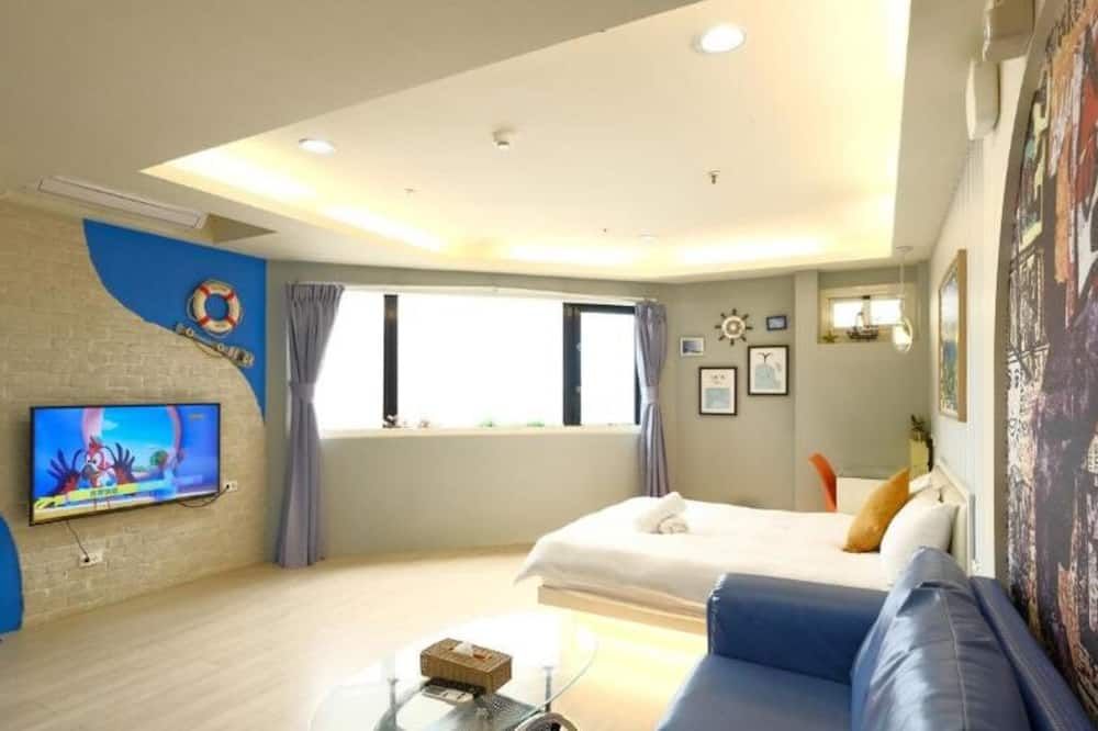 85 إيجا هوتل