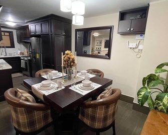 Millers Townhouse - Ibarra - Dining room