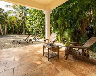 White Orchid Apartments - Iona - Patio