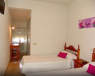 Hostal San Isidro - Zamora - Habitació