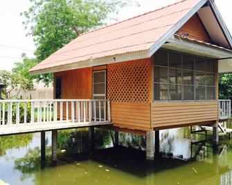 Wanlapa Farmstay - Lop Buri - Edificio