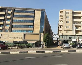 A stylish cozy apartment close to Cairo airport. - Cairo - Building