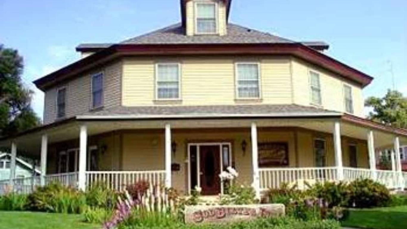 Currier Inn bed and Breakfast