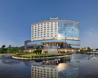 Muong Thanh Luxury Son La - Son-La - Building