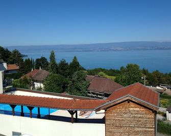 Appt F3 800m from Golf d'Evian, superb lake view in residence with swimming pool (4 / 6p) - Publier - Piscina