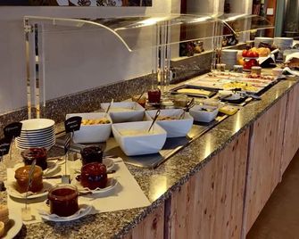Hotel Neue Höhe - Klingenberg - Buffet