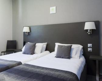 Logis Le Mas De Jossyl - La Roque-d'Anthéron - Bedroom