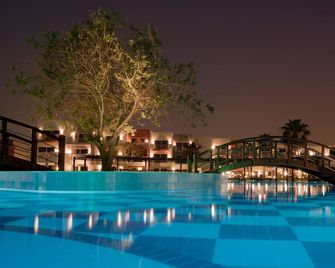 Sunrise Crystal Bay Resort -Grand Select - Hurghada - Basen