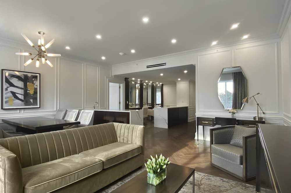 Chateau Grande Hotel - East Brunswick - Wohnzimmer